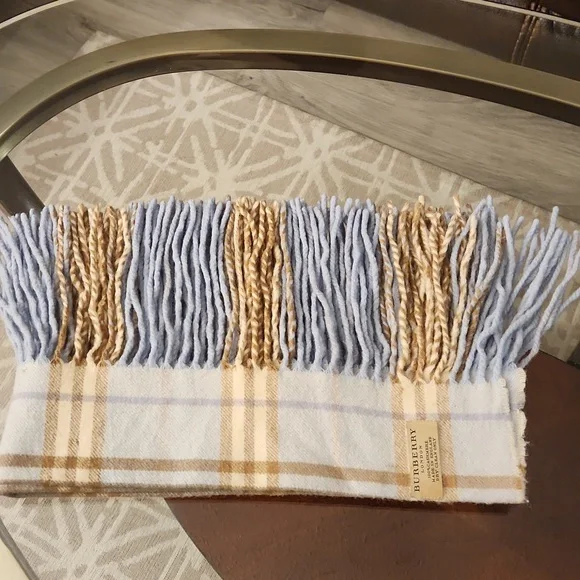 BURBERRY SCARF - Picture 5 of 5
